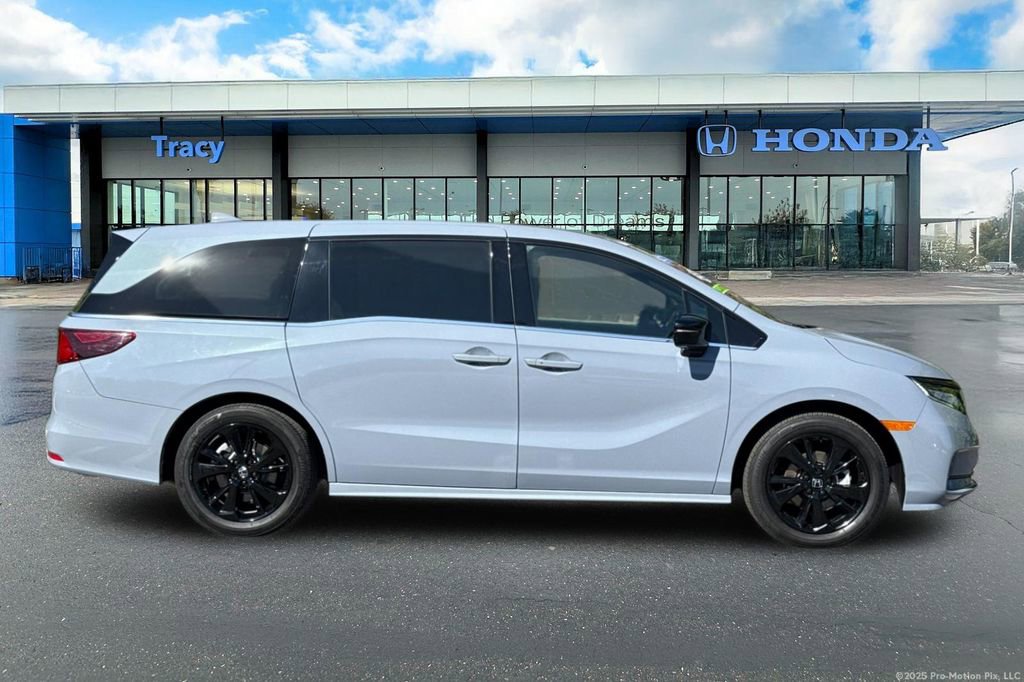 Certified 2024 Honda Odyssey Sport image 4