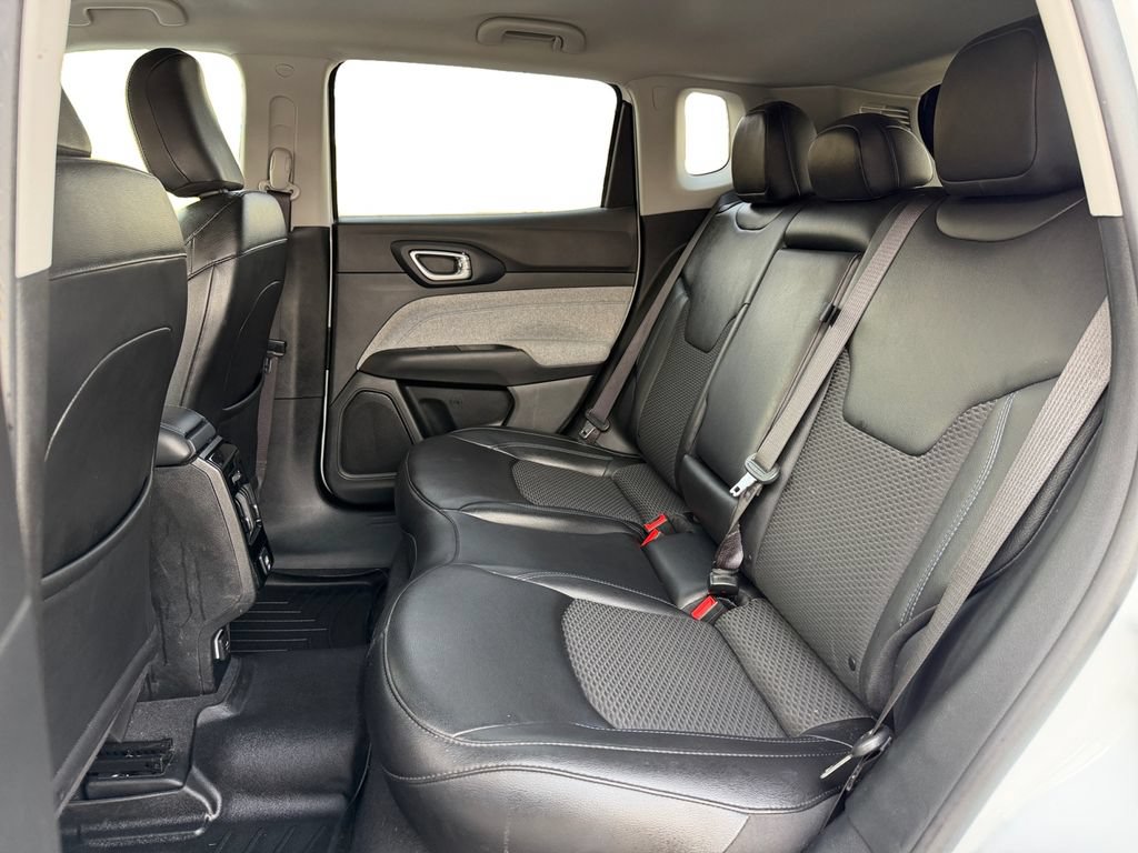Used 2022 Jeep Compass Latitude AWD/4WD image 19