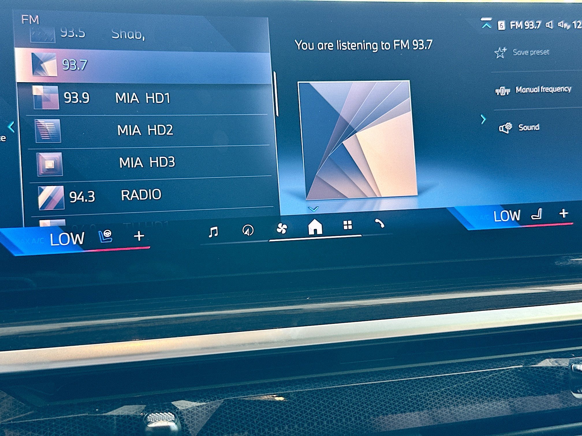 Certified 2024 BMW X7 xDrive40i w/ Executive Package image 15