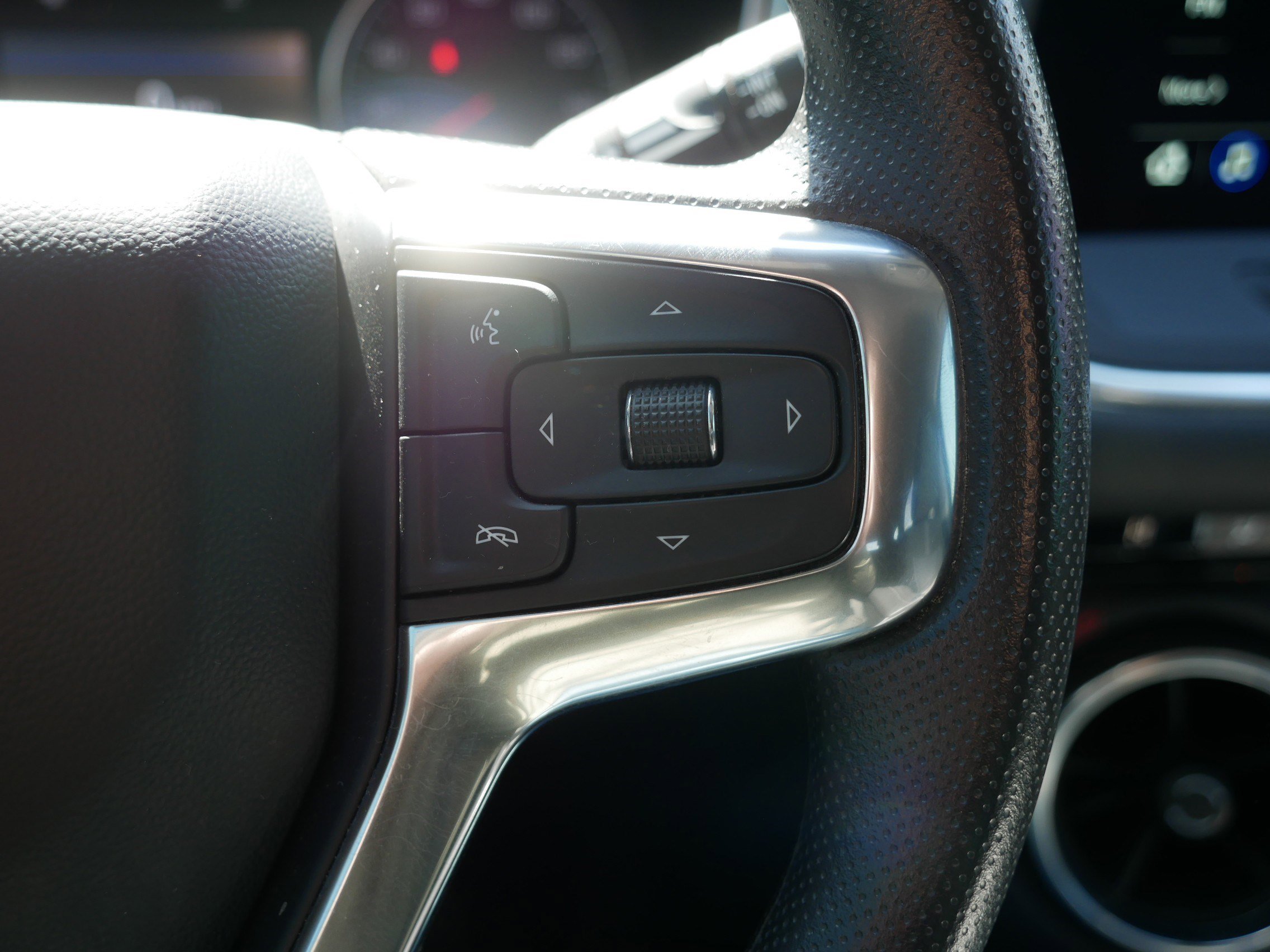 Used 2023 Chevrolet Blazer LT w/ Driver Confidence Package image 30