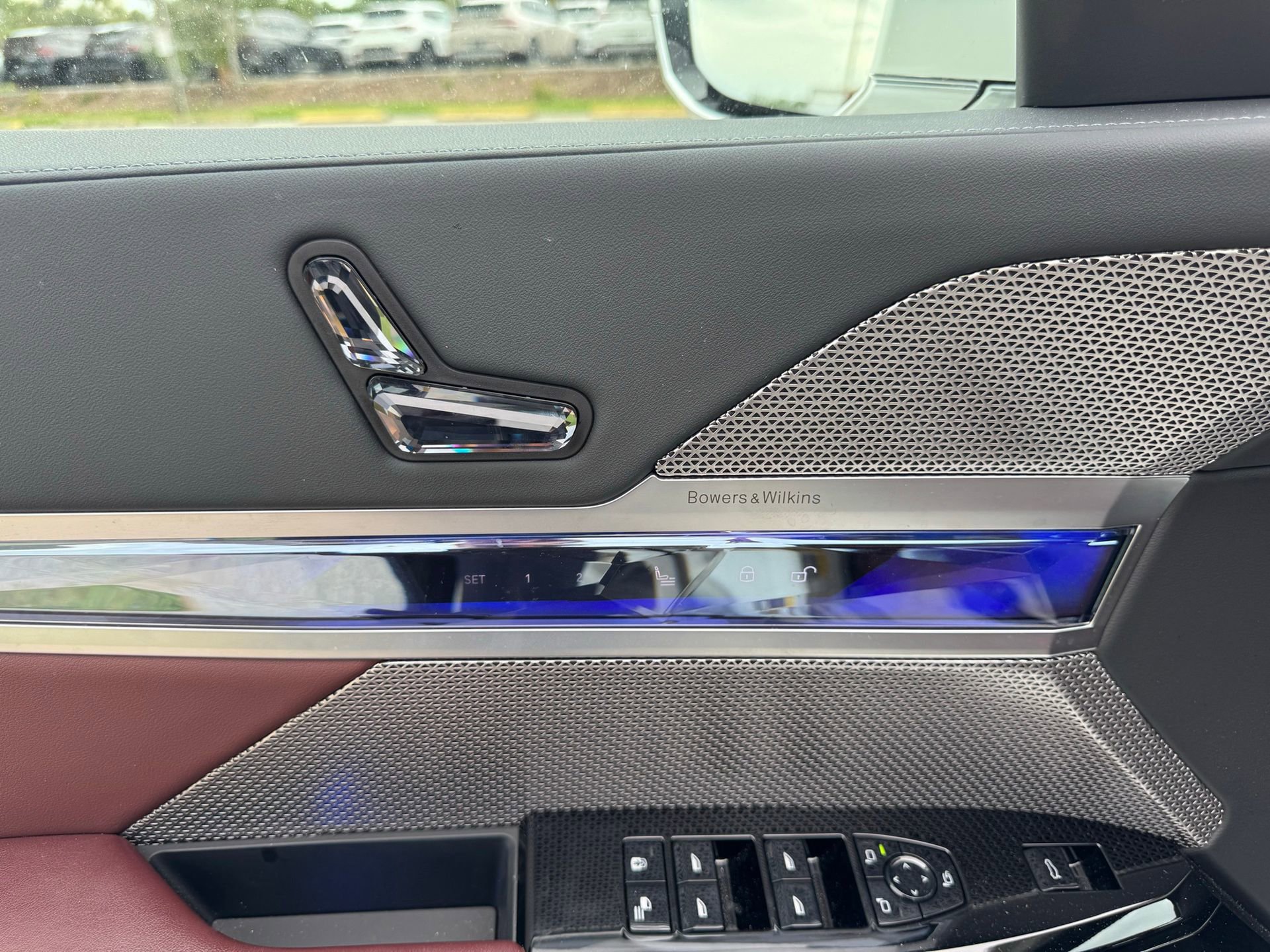 Used 2024 BMW i7 eDrive50 w/ Premium Package RWD image 8