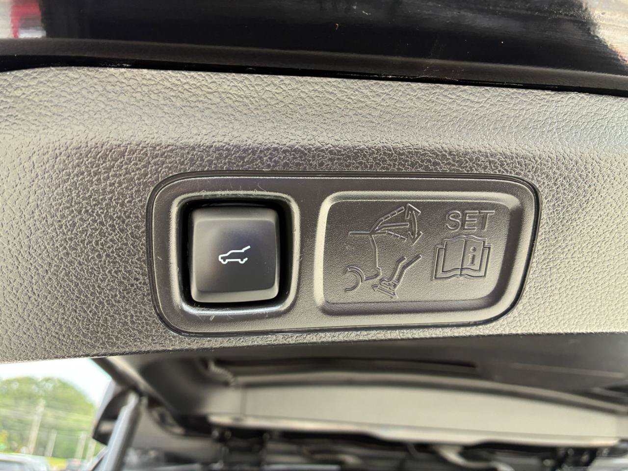 Used 2019 Ford Expedition Limited w/ Special Edition Package RWD image 40