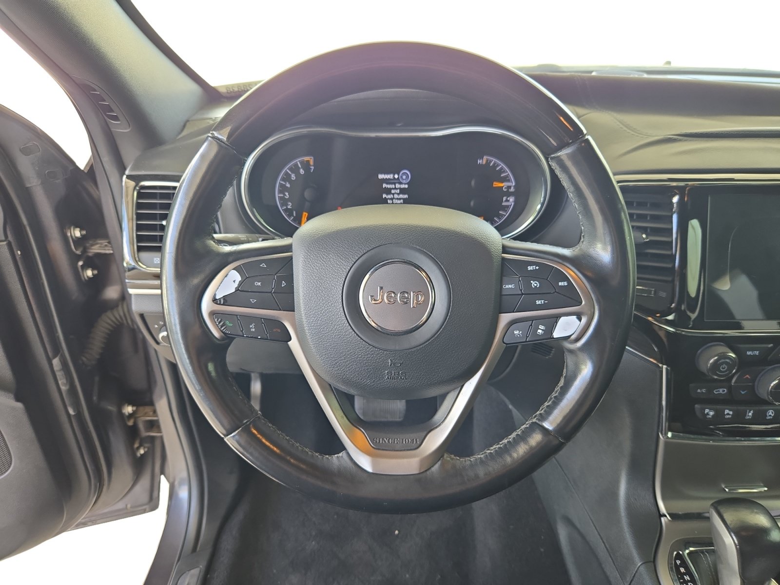 Used 2020 Jeep Grand Cherokee Overland RWD image 13