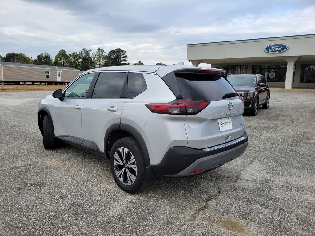 Used 2023 Nissan Rogue SV image 3