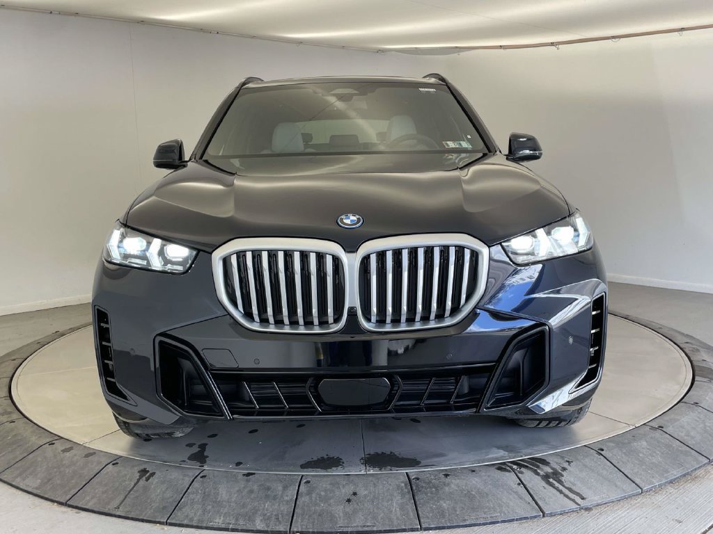 New 2026 BMW X5 xDrive50e w/ M Sport Package AWD/4WD image 8