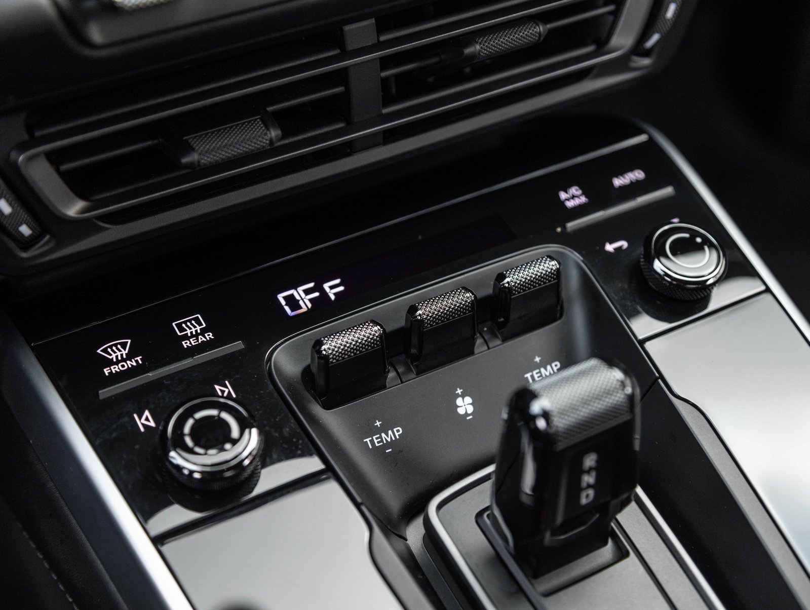 Certified 2022 Porsche 911 Turbo S image 28