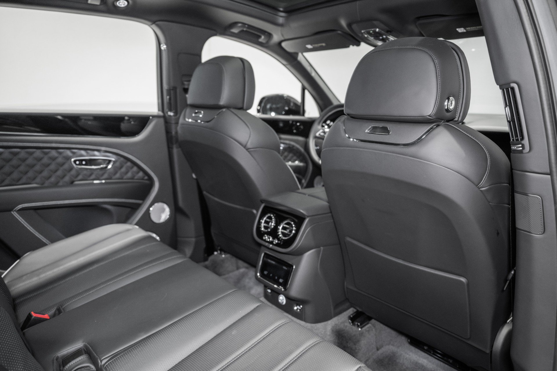 New 2024 Bentley Bentayga AWD/4WD image 24