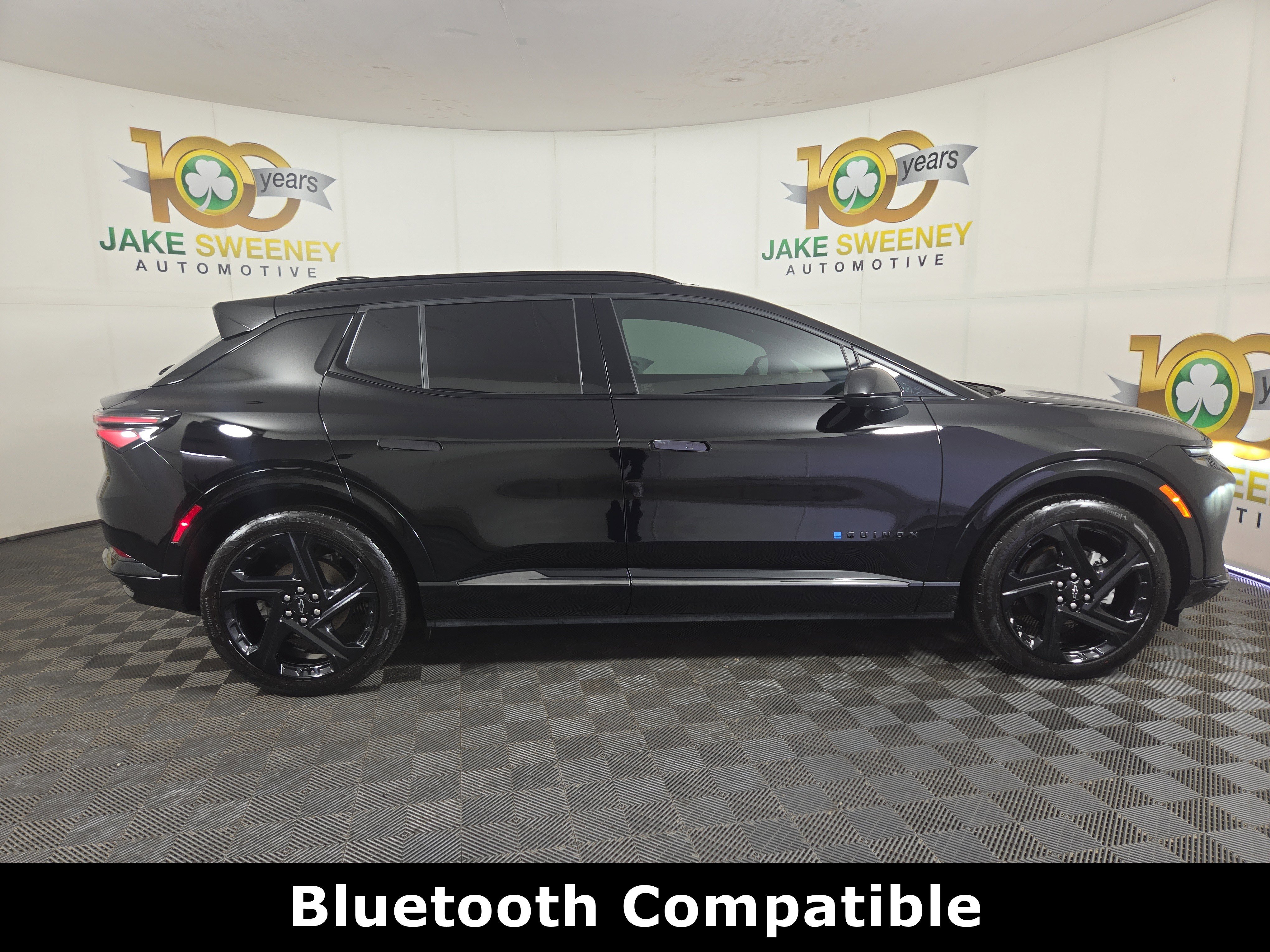 Used 2025 Chevrolet Equinox EV RS w/ LPO, All-Weather Mat Package FWD image 11