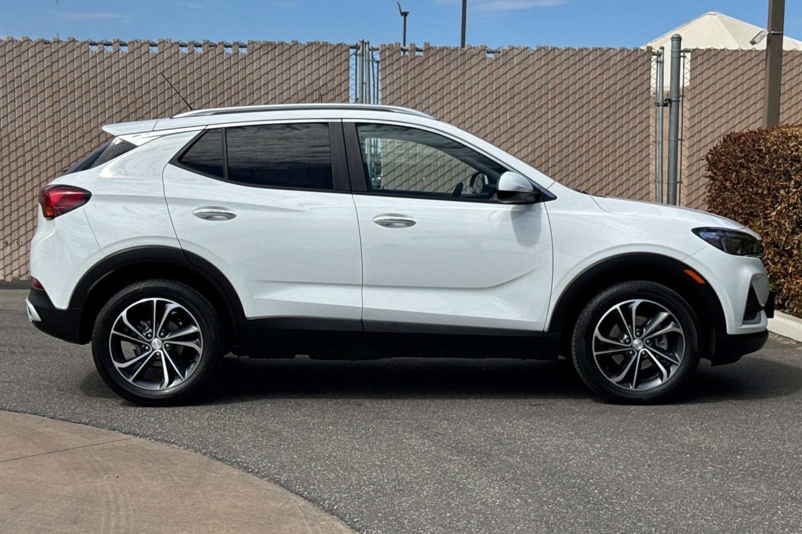 Used 2023 Buick Encore GX Select FWD image 3