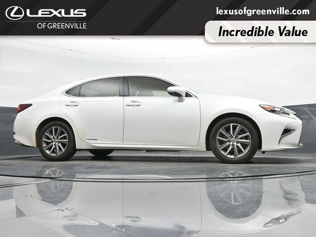 Used 2017 Lexus ES 300h w/ Luxury Package FWD image 11
