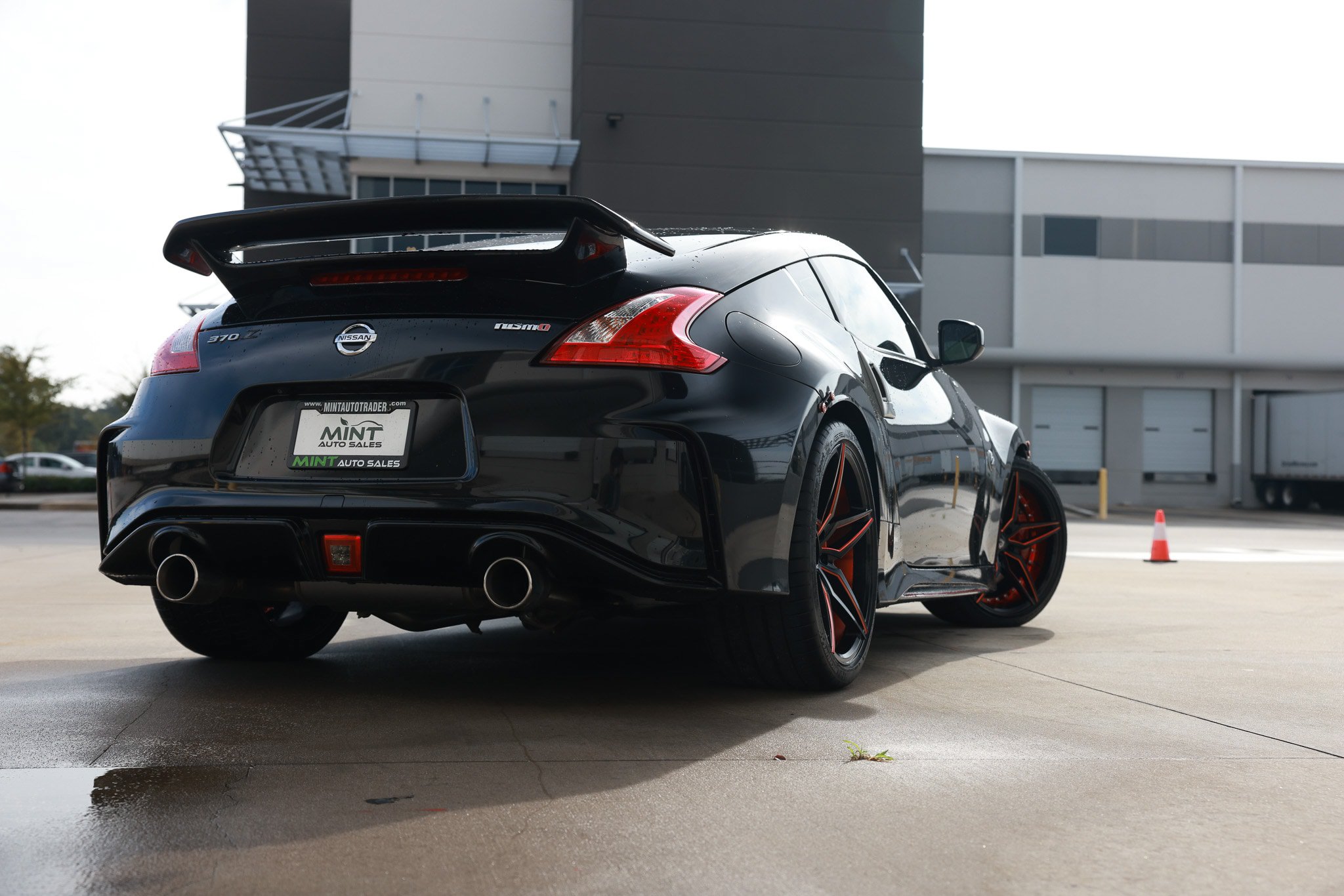 Used 2016 Nissan 370Z NISMO RWD image 38