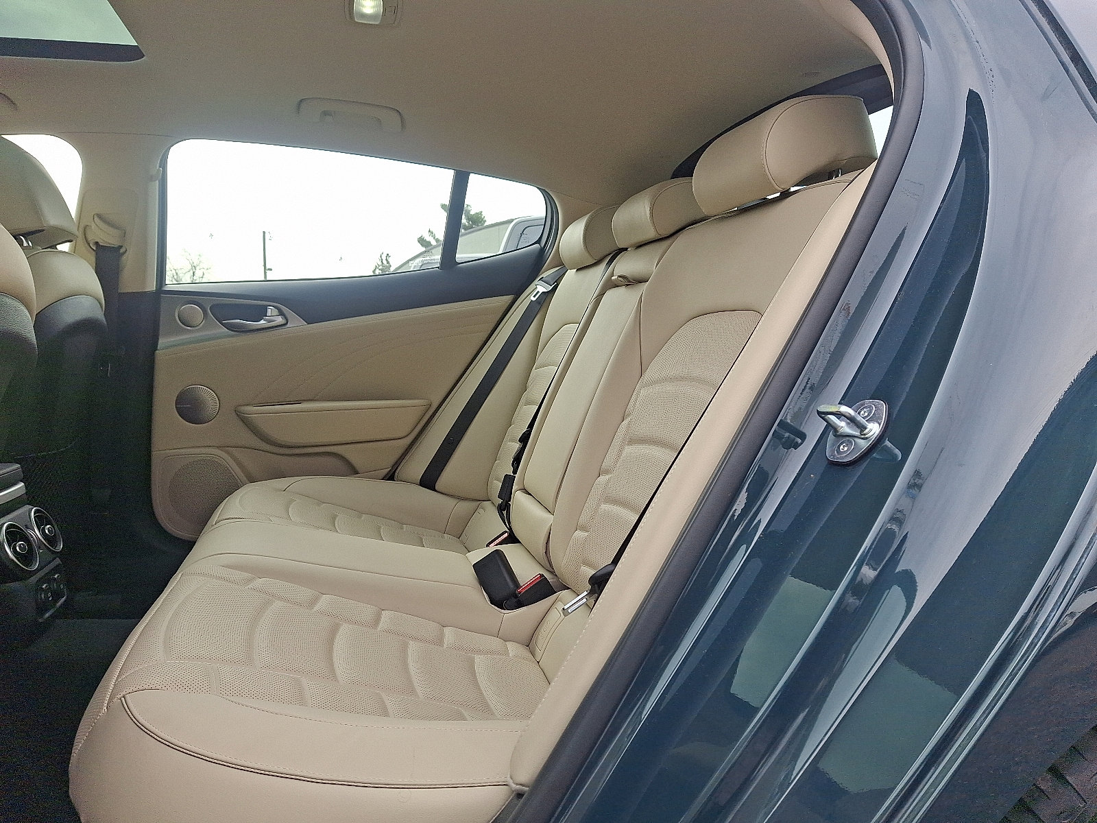 Used 2023 Kia Stinger GT2 image 10