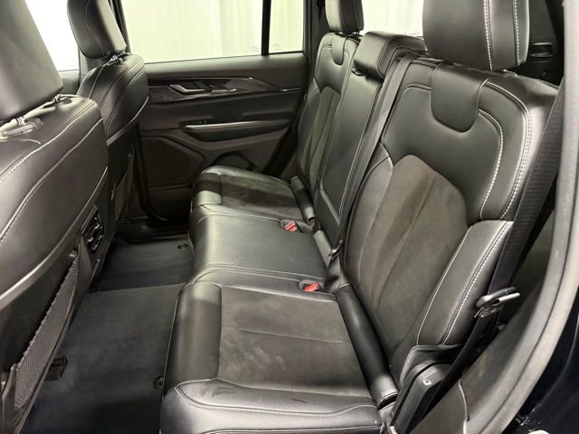 Used 2023 Jeep Grand Cherokee Altitude image 21