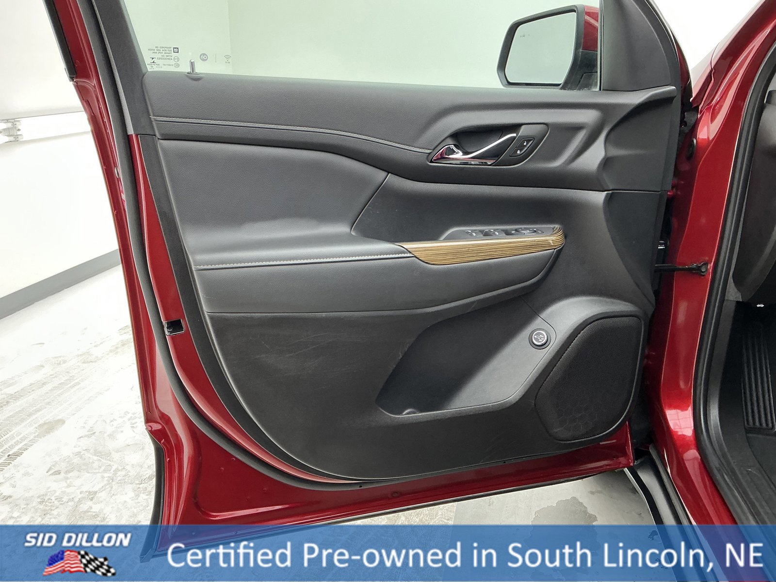 Used 2022 GMC Acadia SLE w/ Driver Convenience Package image 17