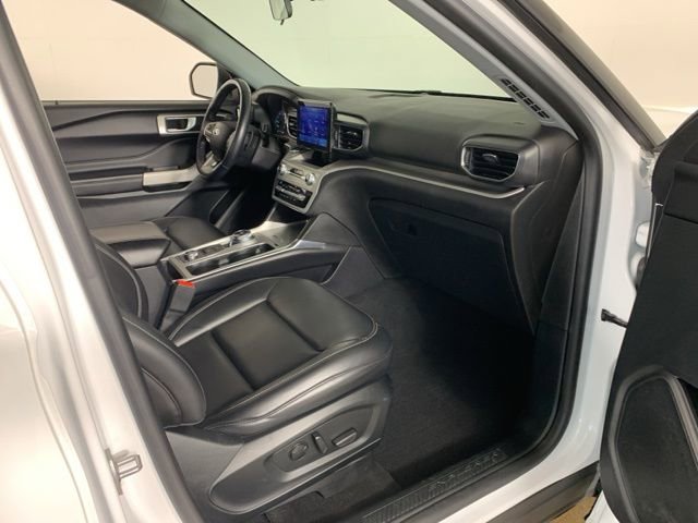 Used 2021 Ford Explorer XLT w/ Equipment Group 202A image 41