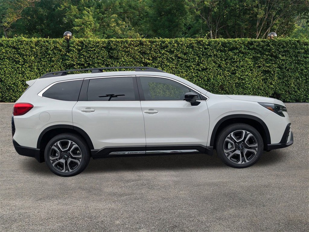 New 2025 Subaru Ascent Limited image 3