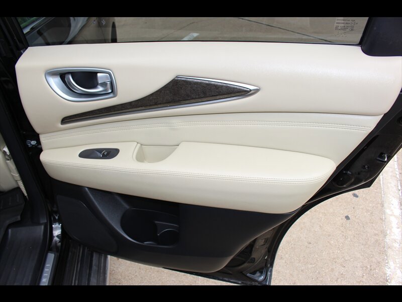 Used 2015 INFINITI QX60 Luxe w/ Premium Plus Package AWD/4WD image 39