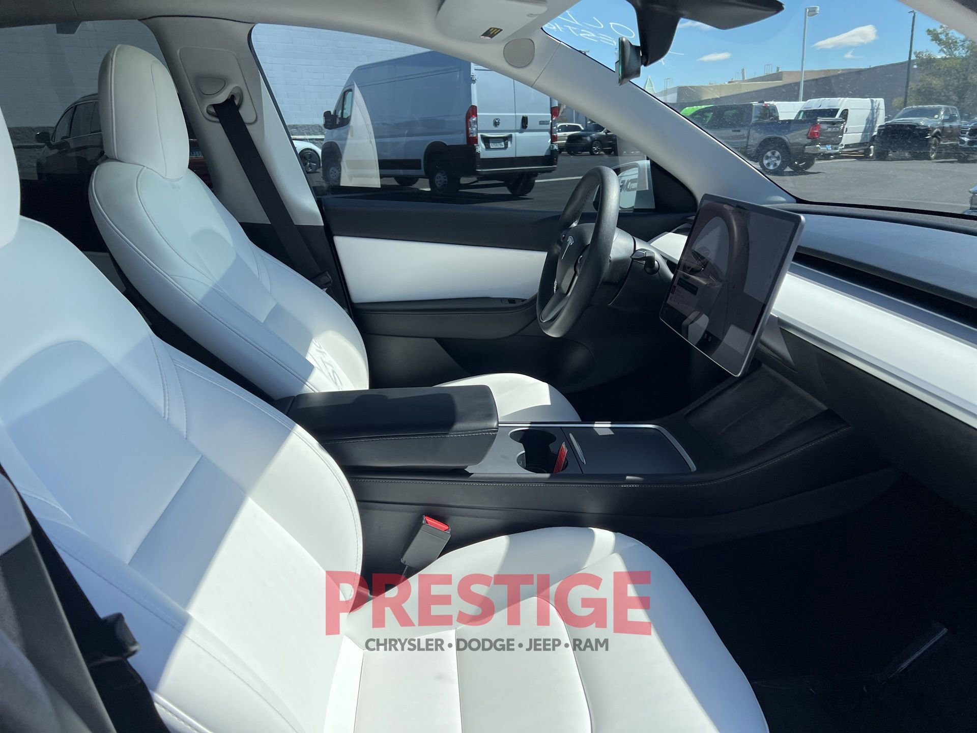 Used 2021 Tesla Model Y Long Range AWD/4WD image 21