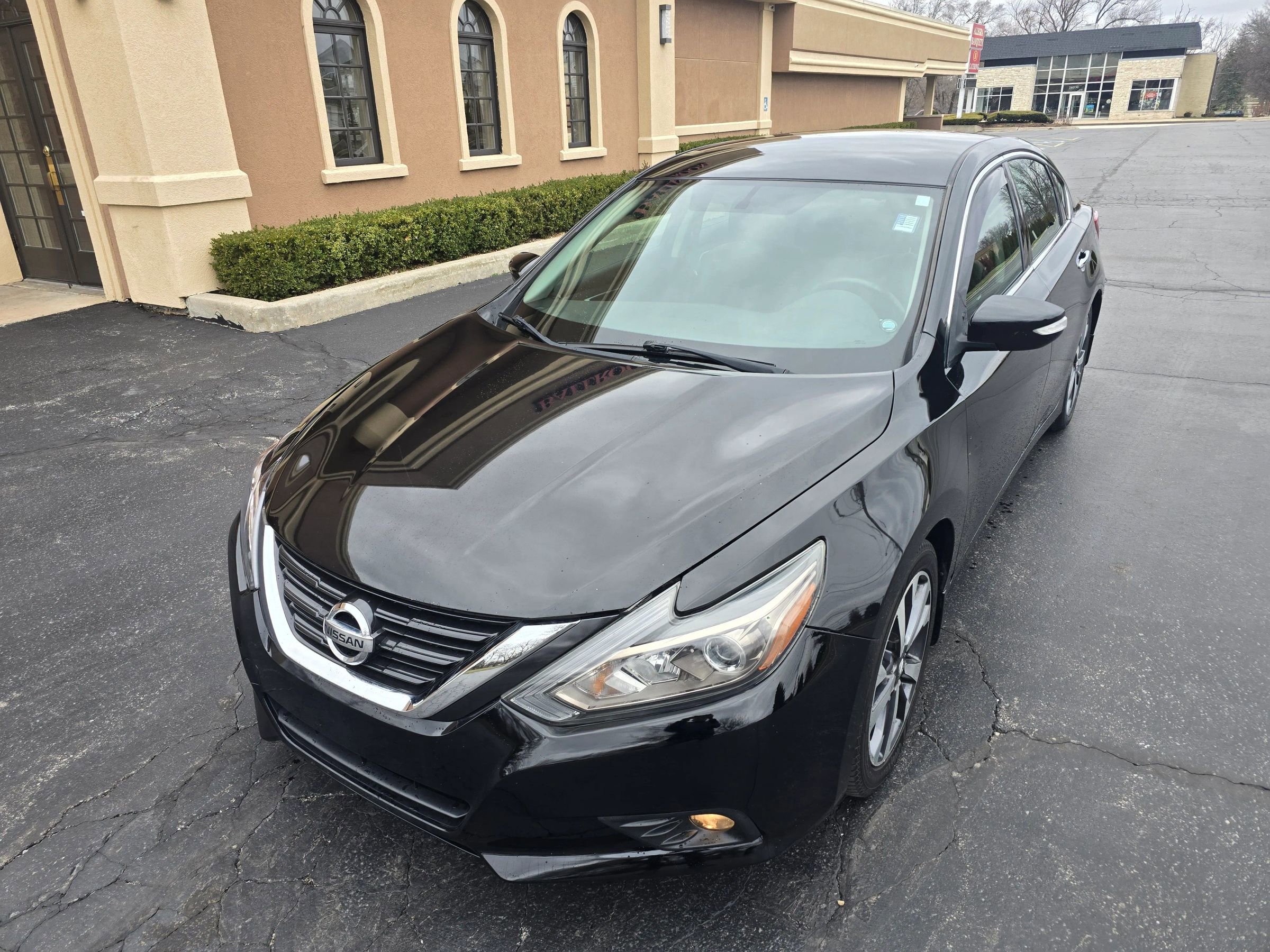 Used 2017 Nissan Altima 2.5 SR image 1