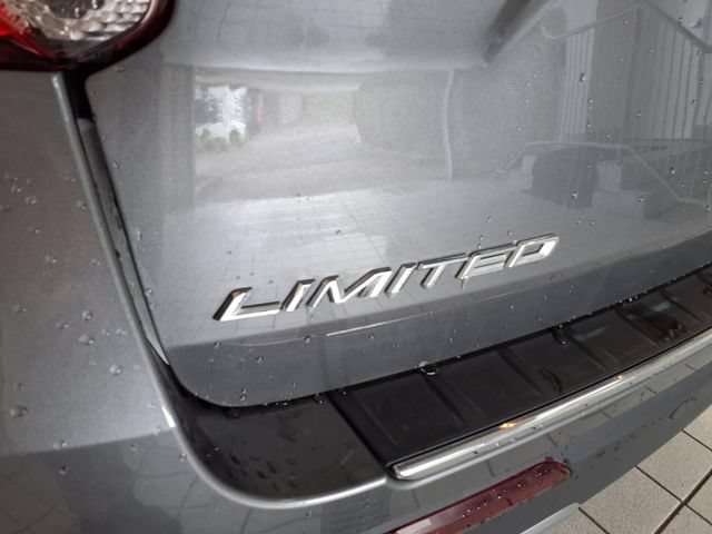 Used 2023 Ford Explorer Limited w/ Limited Technology Package RWD image 23
