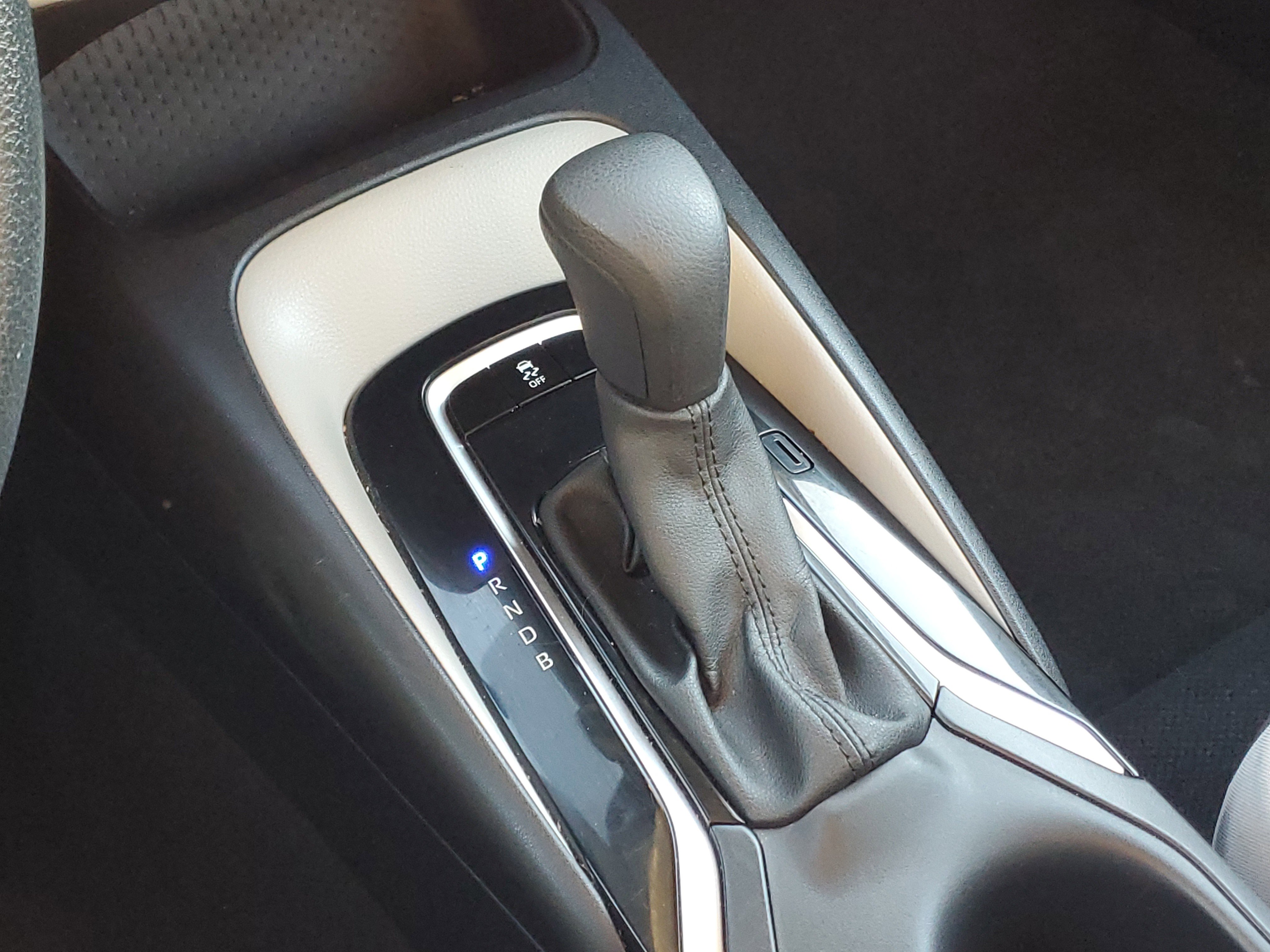 Certified 2024 Toyota Corolla LE image 28