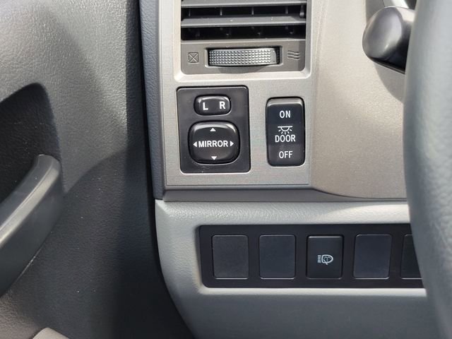 Used 2017 Toyota Sequoia SR5 AWD/4WD image 13