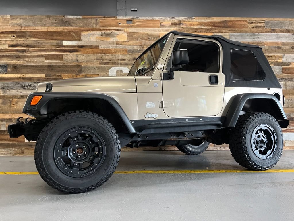 Used 2004 Jeep Wrangler Sahara w/ Dual Top Group AWD/4WD image 39