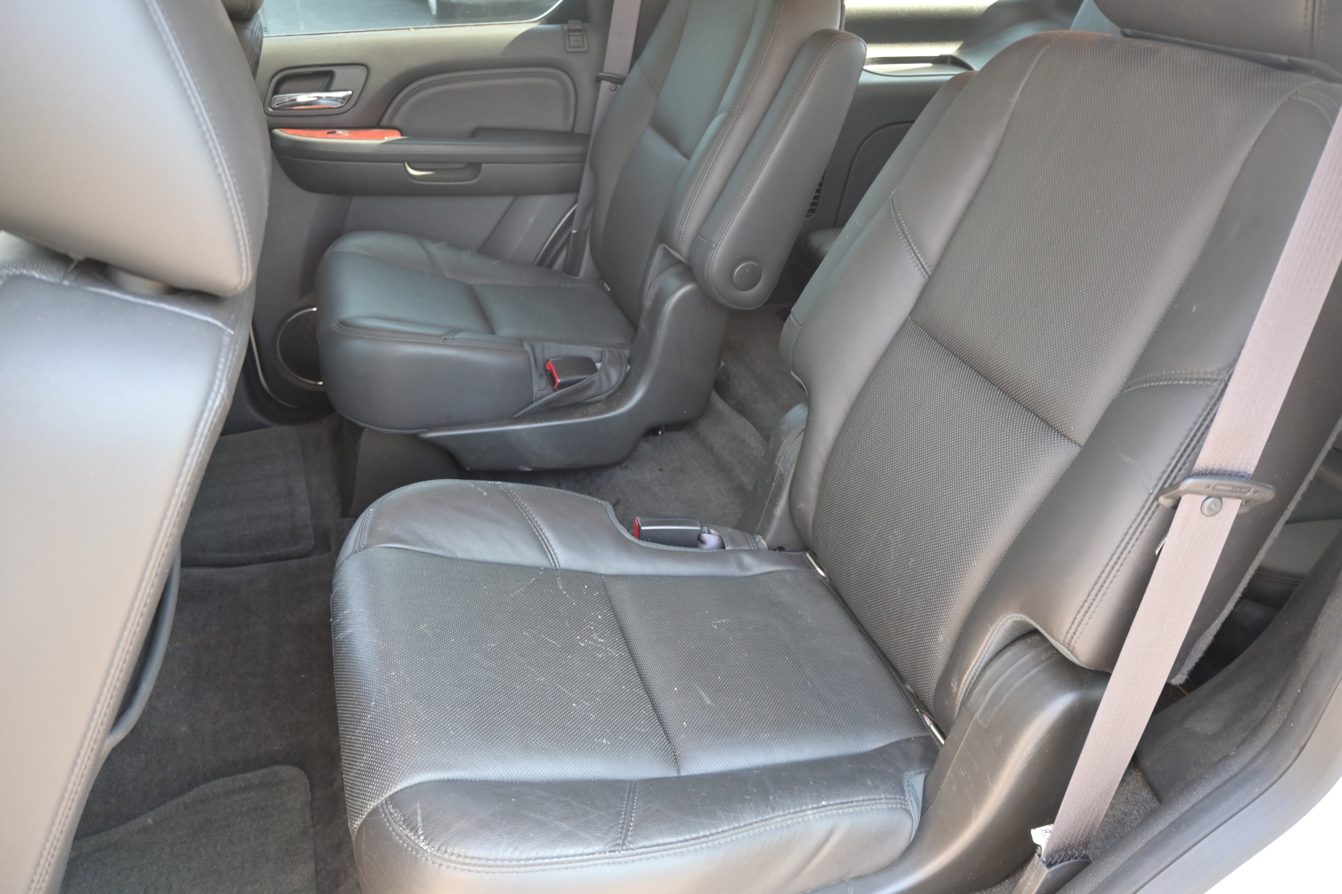 Used 2014 Cadillac Escalade Premium image 30