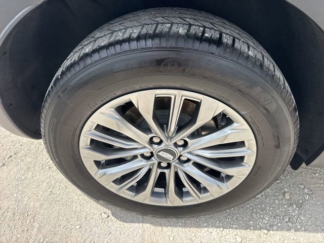 Used 2023 Cadillac XT4 Premium Luxury FWD image 28