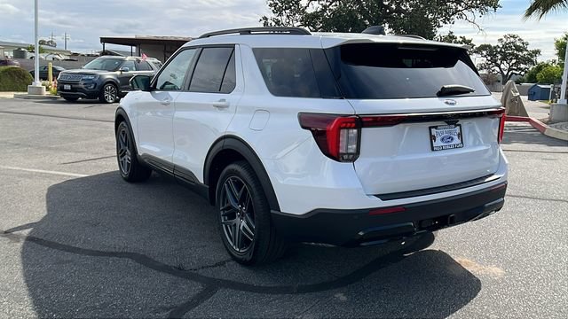 New 2026 Ford Explorer ST-Line w/ ST-Line Street Pack RWD image 5