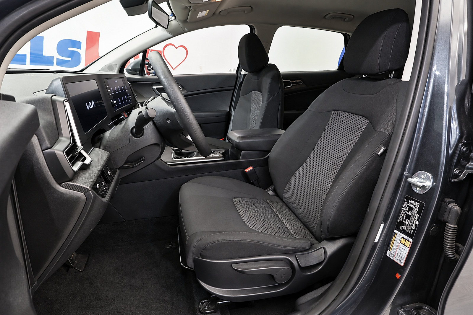Used 2024 Kia Sportage LX AWD/4WD image 12