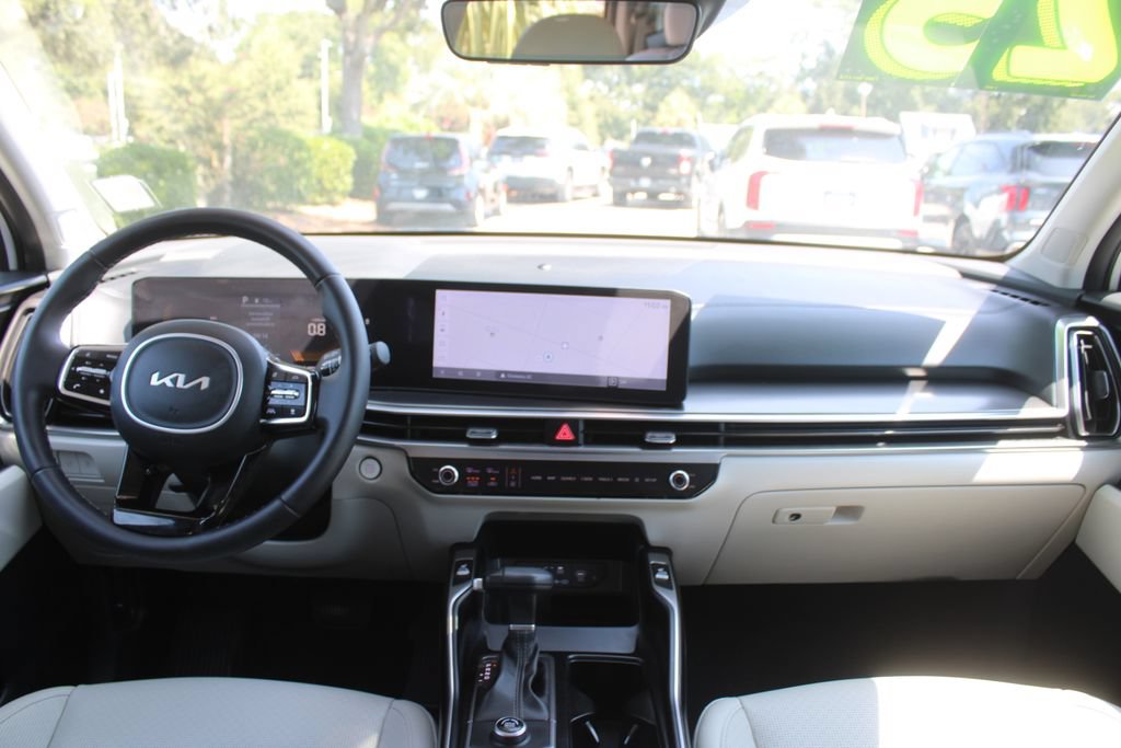 Certified 2025 Kia Sorento EX w/ Panoramic Sunroof Package FWD image 25