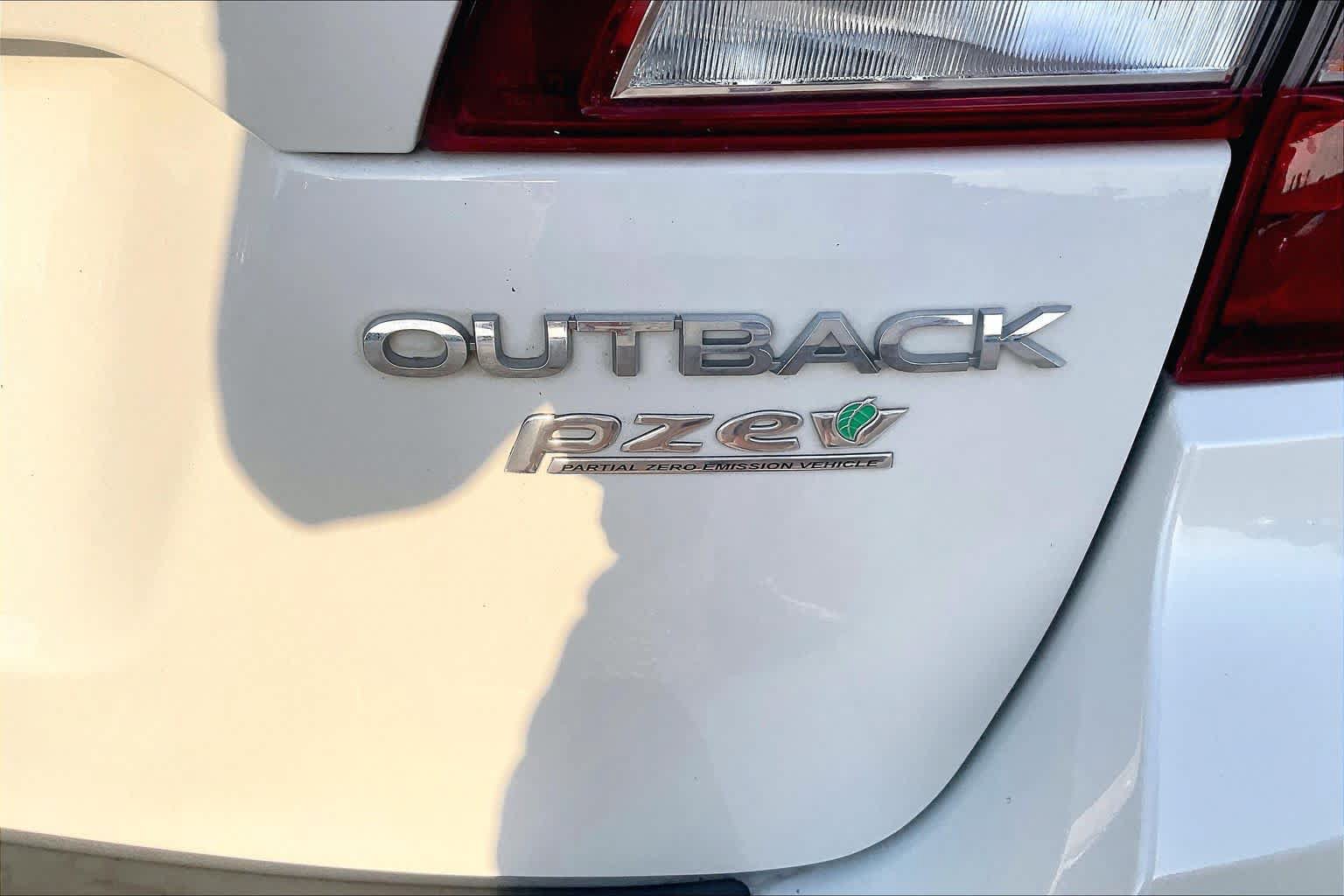 Used 2017 Subaru Outback 2.5i Touring w/ Popular Package #5A AWD/4WD image 10