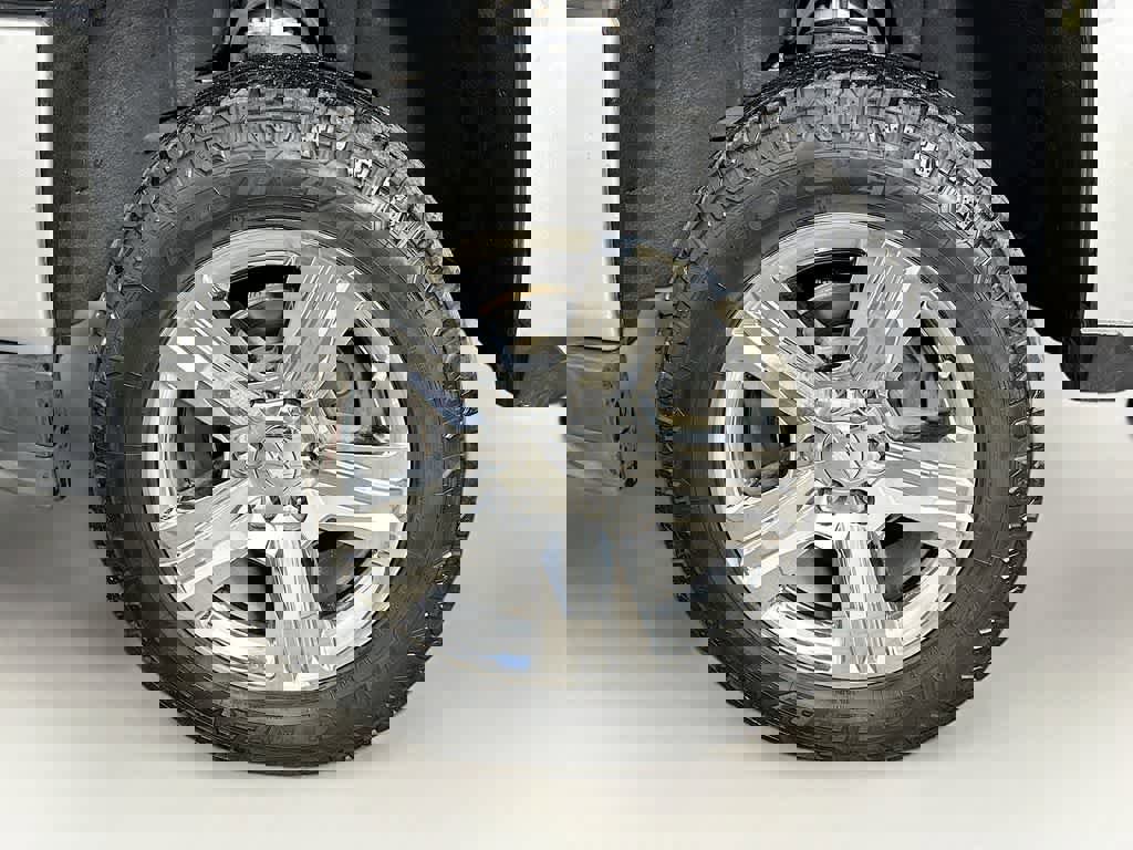 Used 2018 Chevrolet Silverado 1500 Custom w/ LPO, Street Package image 8