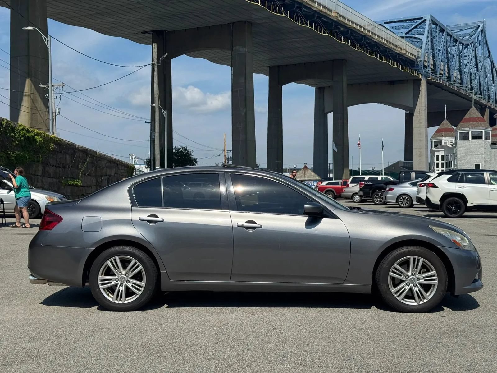 Used 2013 INFINITI G37 x Sedan w/ Premium Pkg AWD/4WD image 5