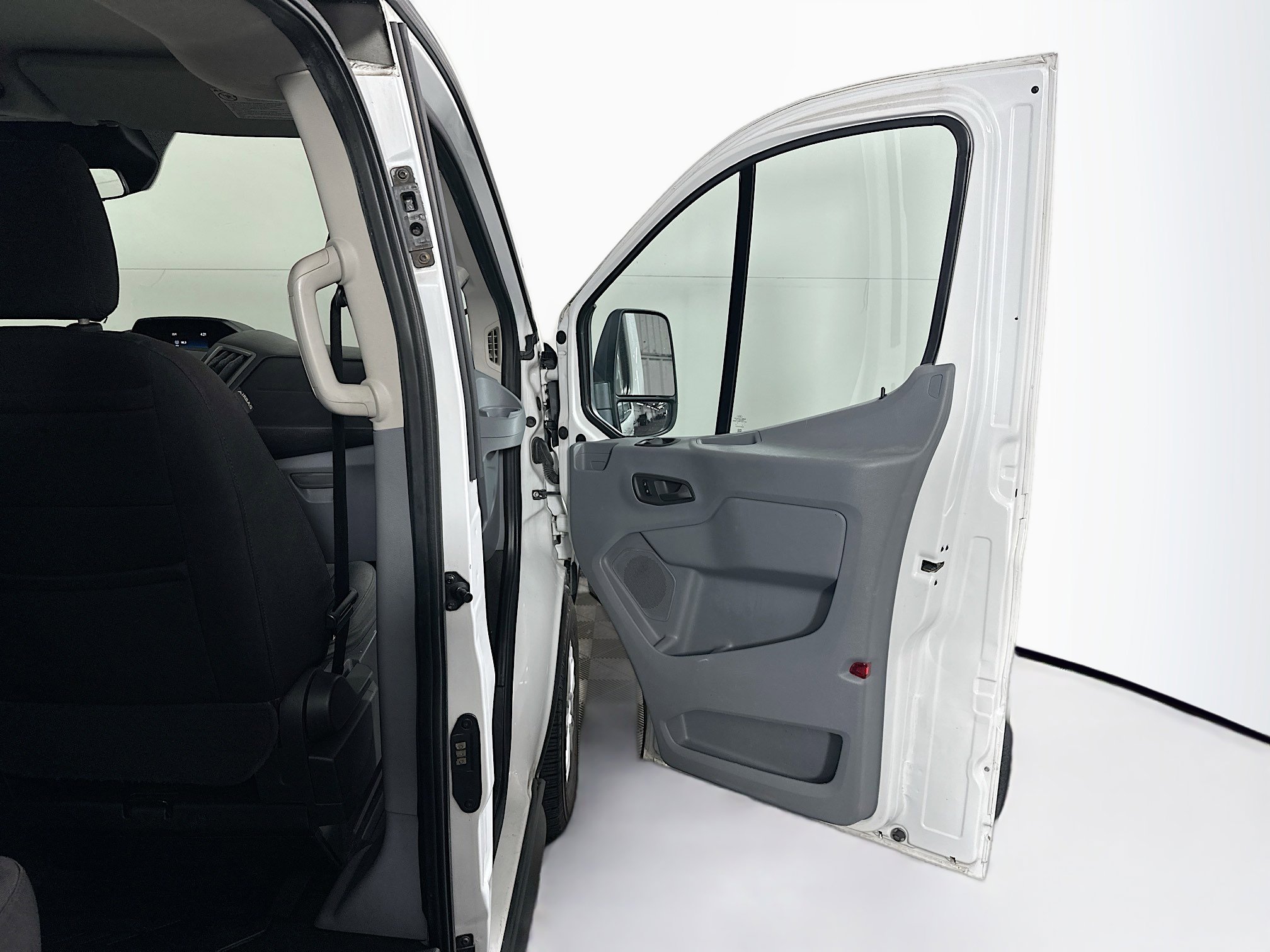 Used 2017 Ford Transit 350 XLT image 28