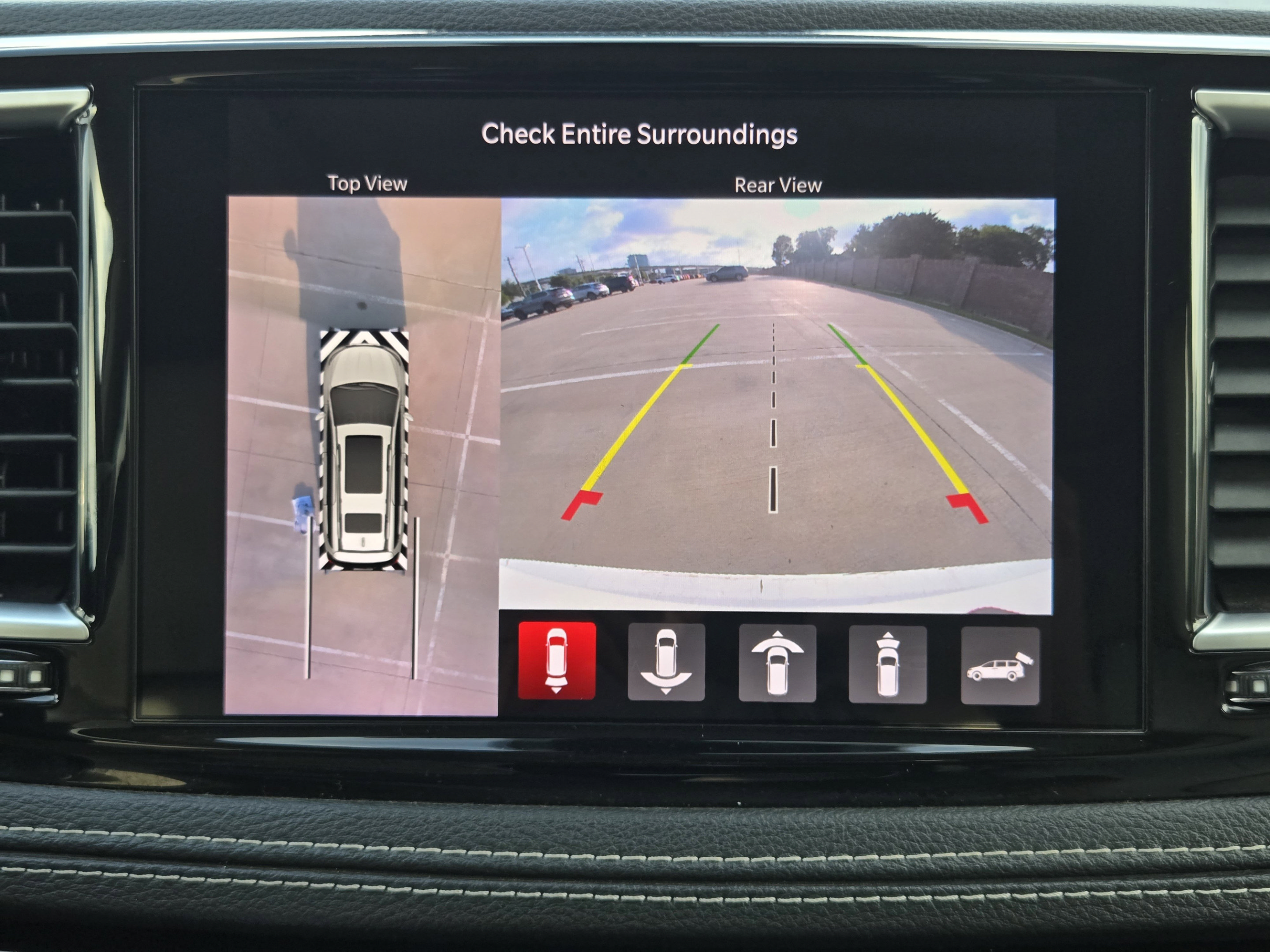 Used 2021 Chrysler Pacifica Limited w/ Premium & Safety Sphere Group AWD/4WD image 14