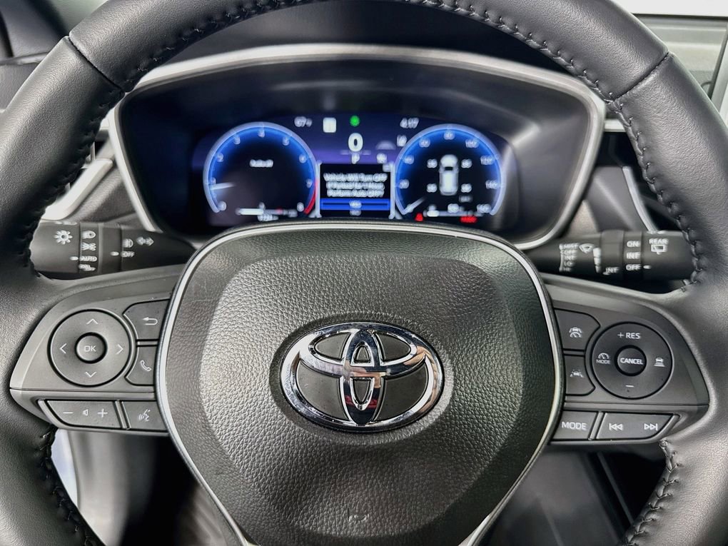 Used 2026 Toyota Corolla Cross XLE w/ Convenience Package FWD image 16