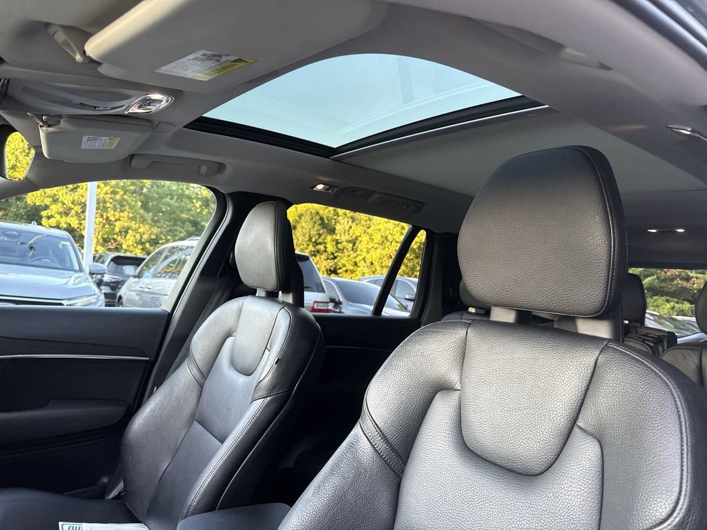 Used 2020 Volvo XC90 T6 Momentum w/ Protection Package AWD/4WD image 16
