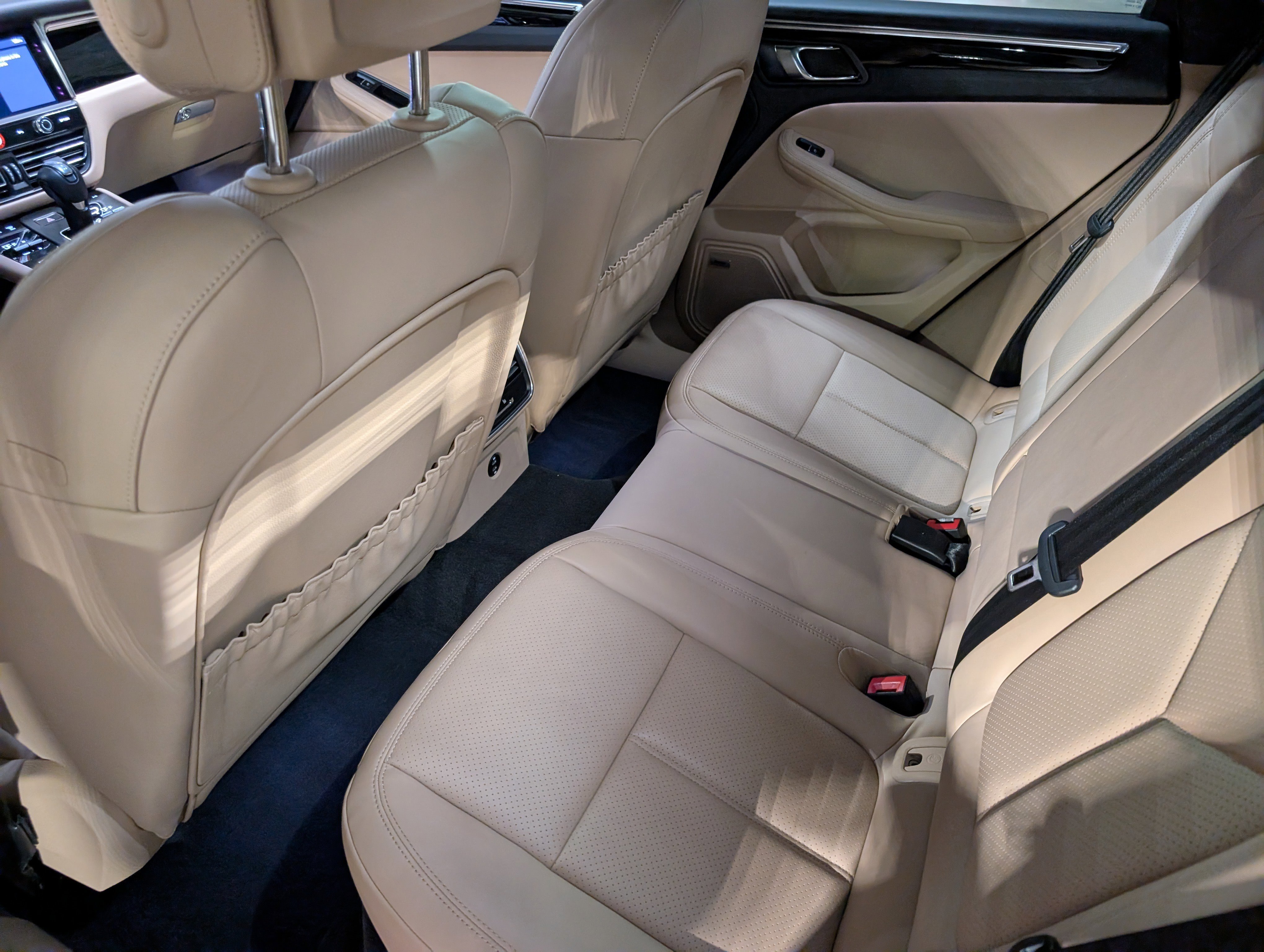 Certified 2025 Porsche Macan image 21