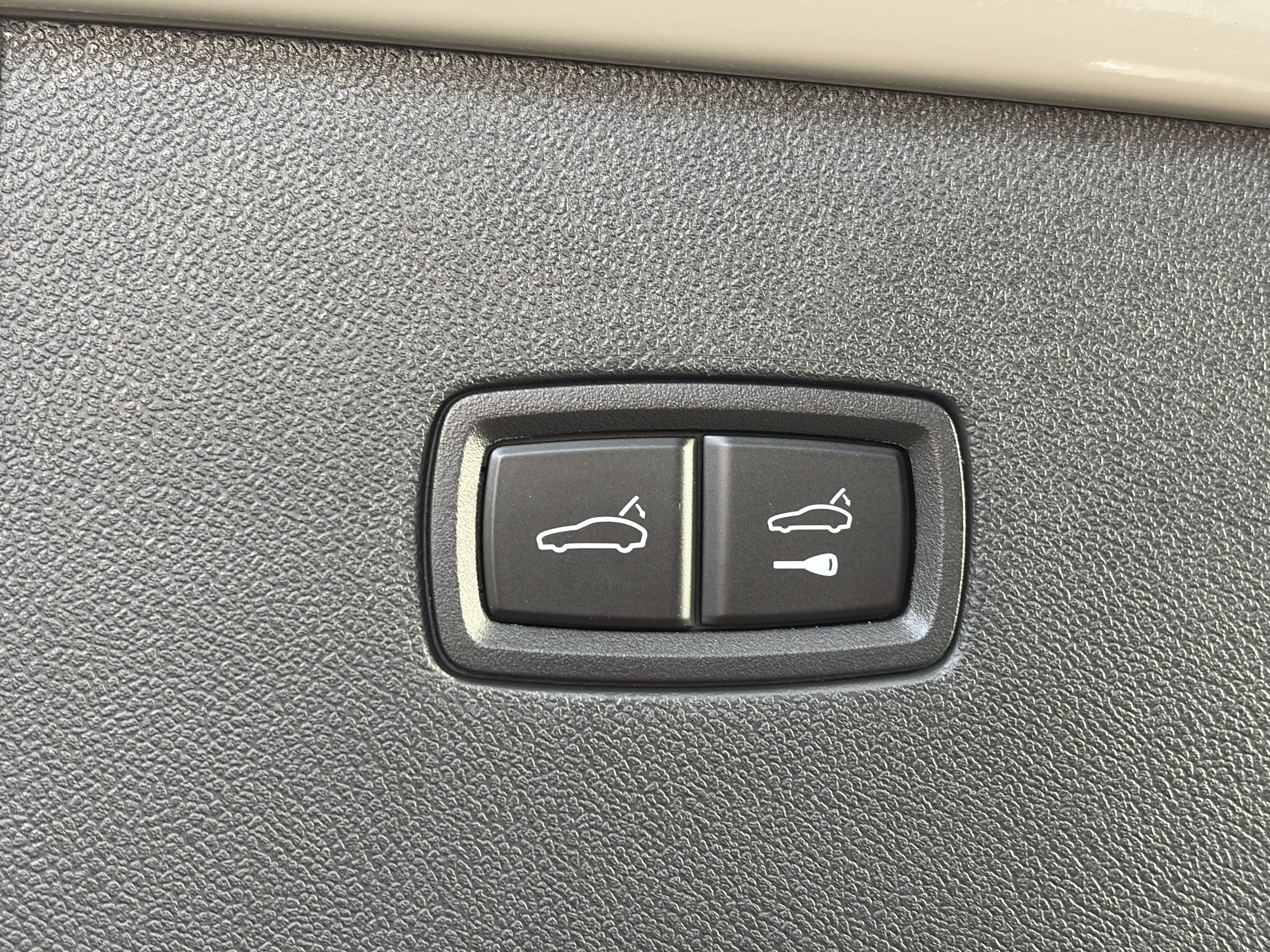 Used 2024 Porsche Cayenne Turbo GT AWD/4WD image 15