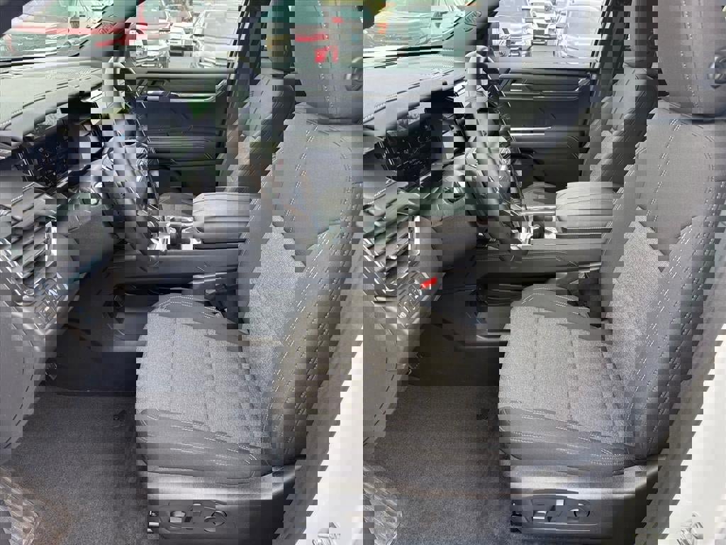 Used 2025 GMC Acadia Elevation image 4