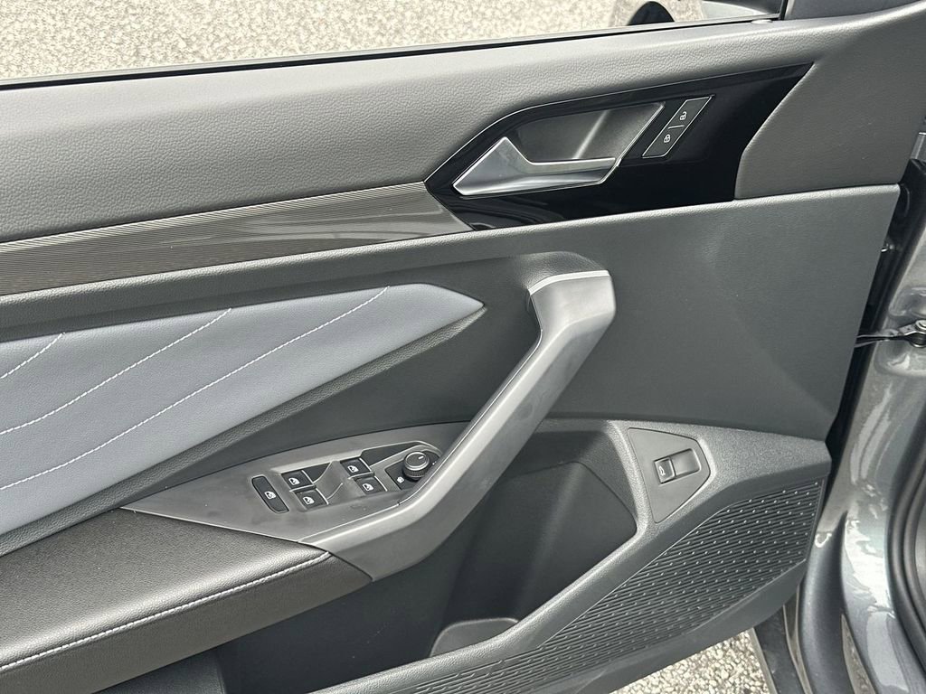 New 2026 Volkswagen Jetta SEL image 13