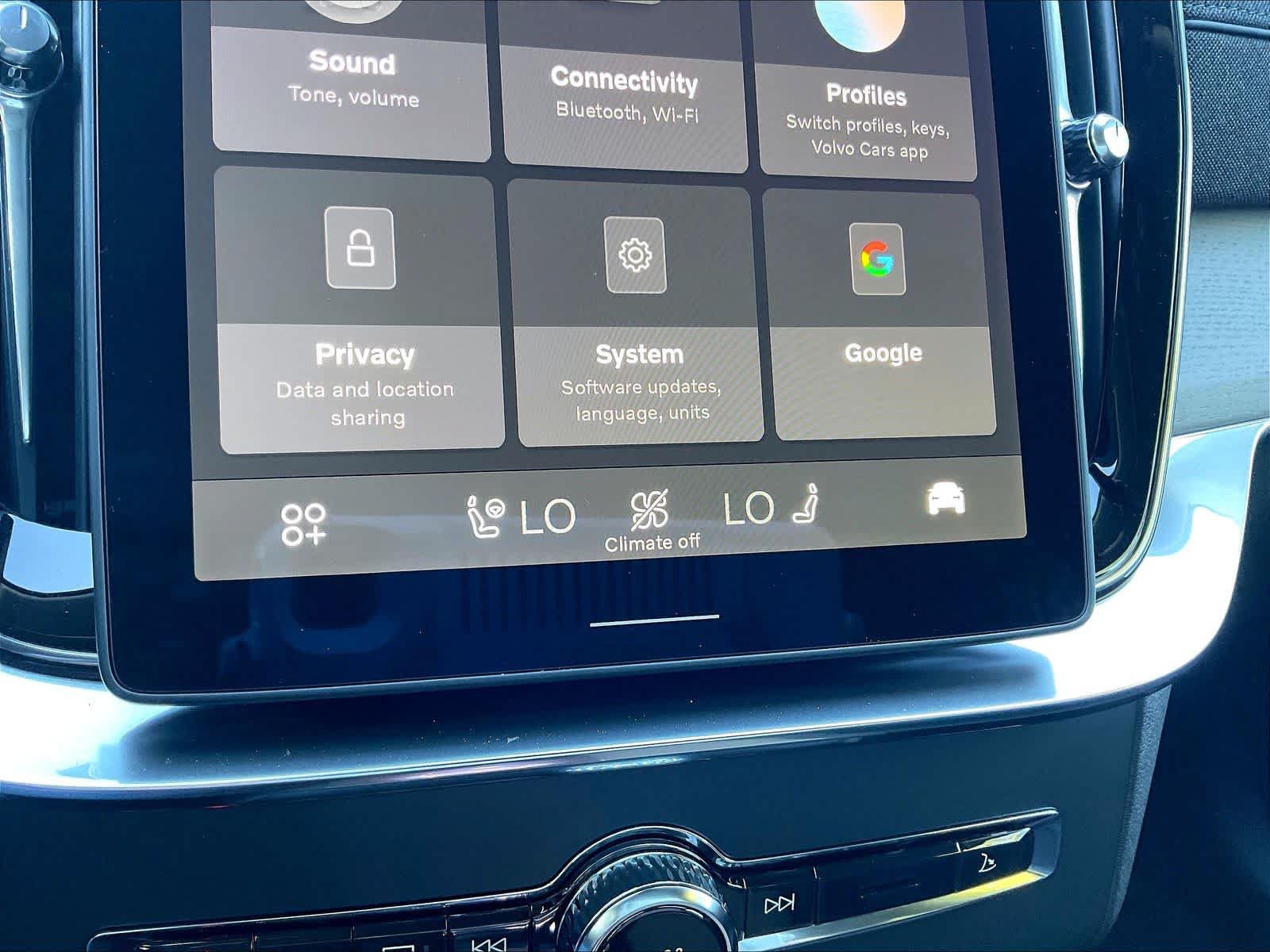 New 2027 Volvo XC90 B5 Plus AWD/4WD image 22