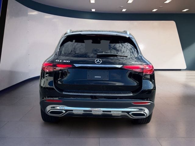 Used 2023 Mercedes-Benz GLC 300 4MATIC image 4