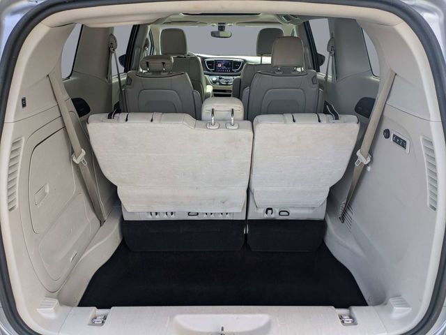Used 2020 Chrysler Pacifica Limited FWD image 12
