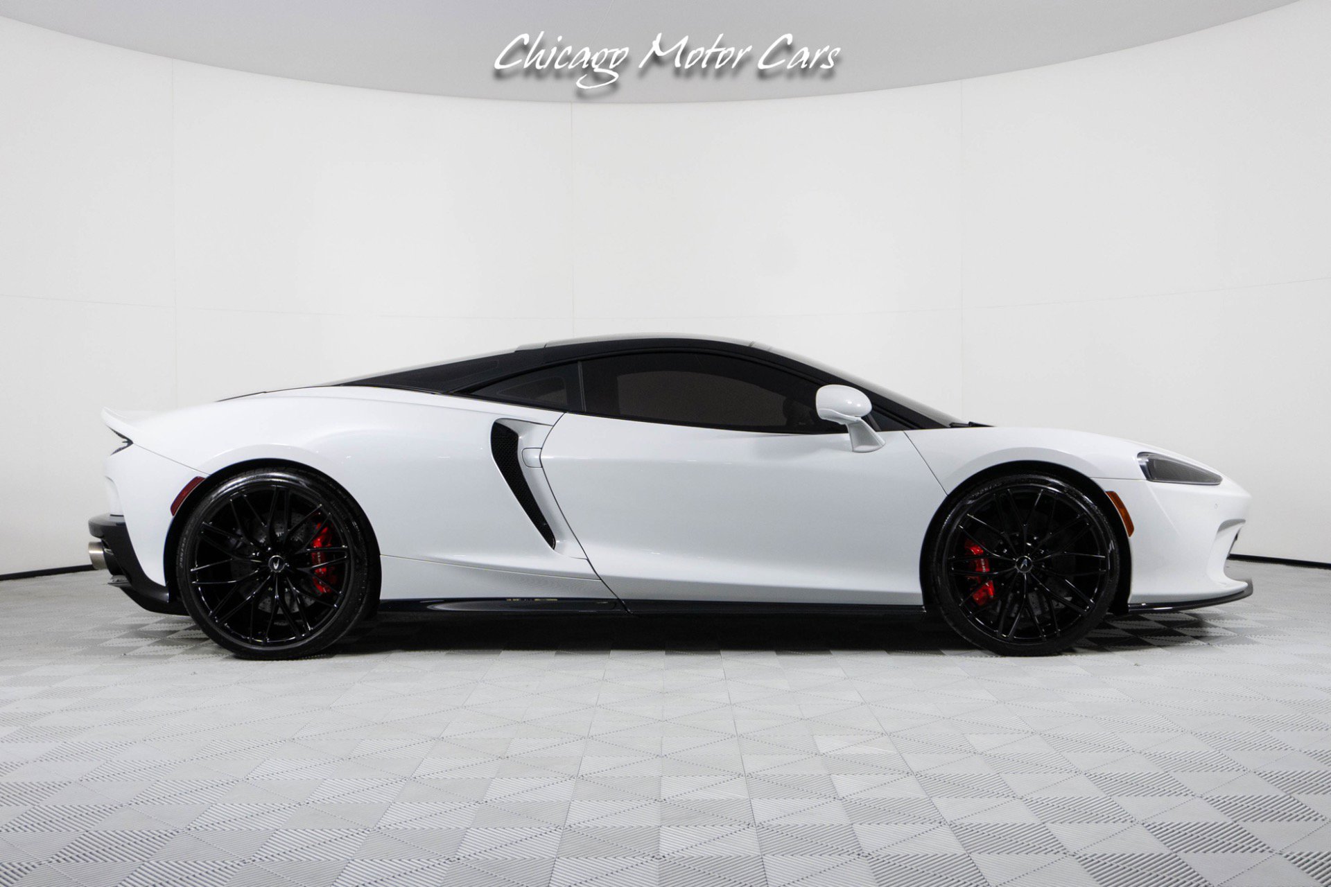 Used 2023 McLaren GT RWD image 9