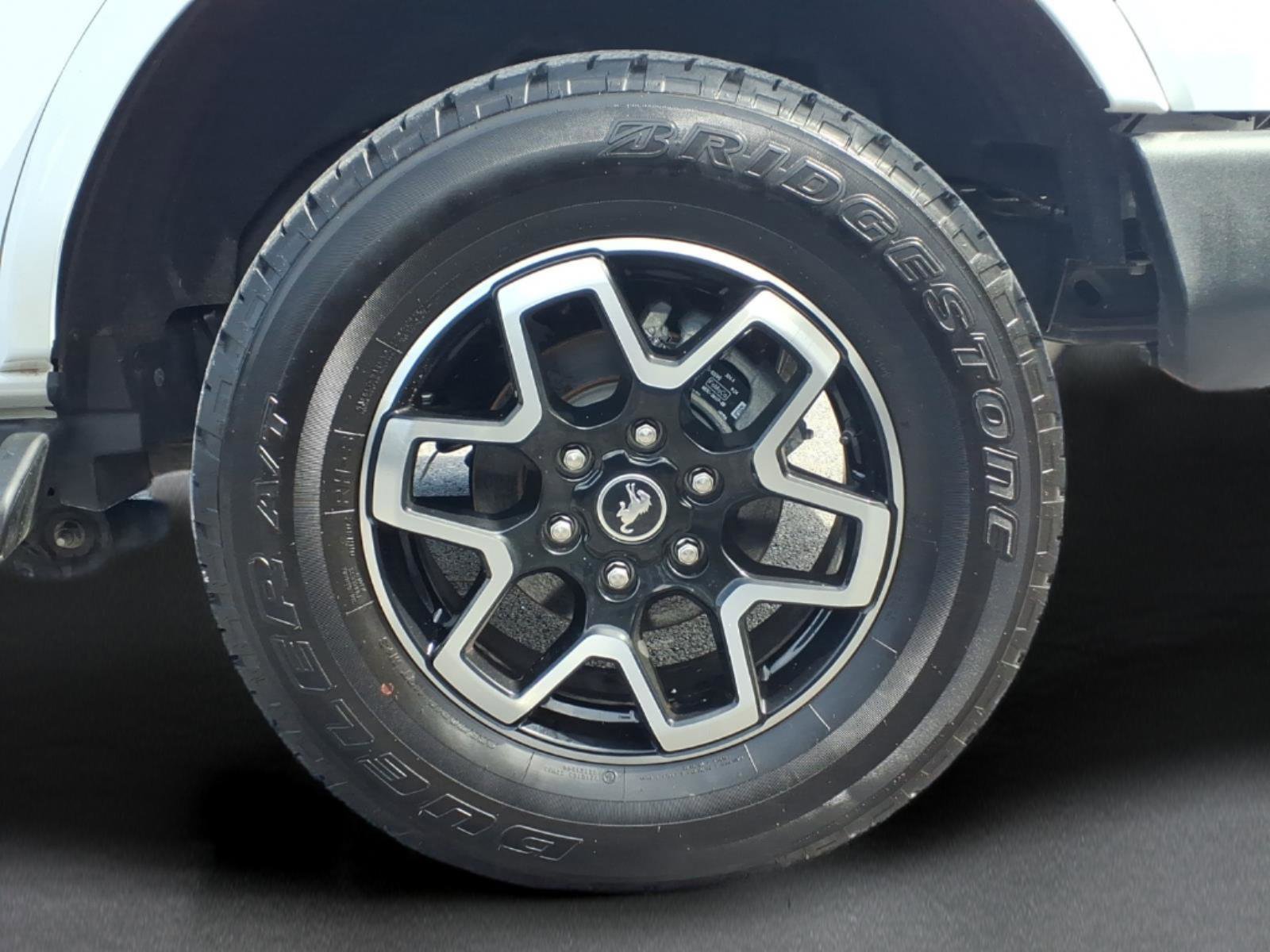 Used 2025 Ford Bronco Outer Banks image 9