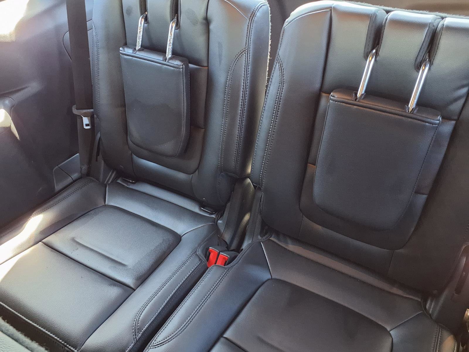 Used 2017 Ford Explorer XLT w/ Equipment Group 202A FWD image 8