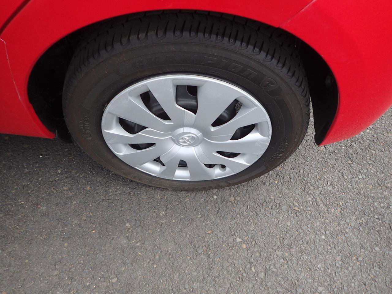 Used 2015 Toyota Yaris L FWD image 21